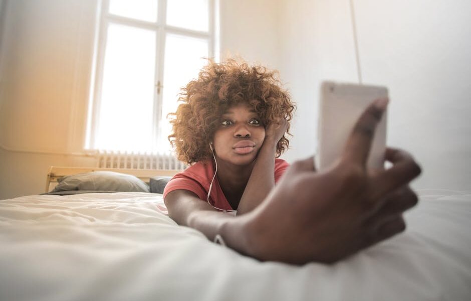 Featured image for How To Become A Mobile App Developer Without A Degree Tips