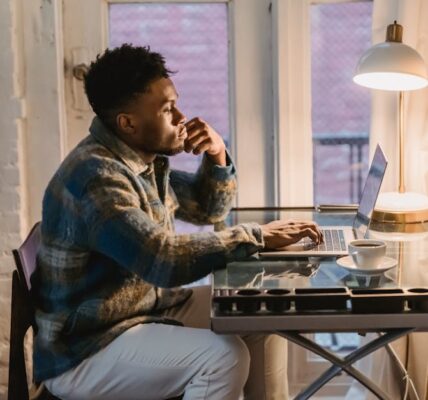 Featured image for Top 5 Social Media Trends Shaping The Industry In April